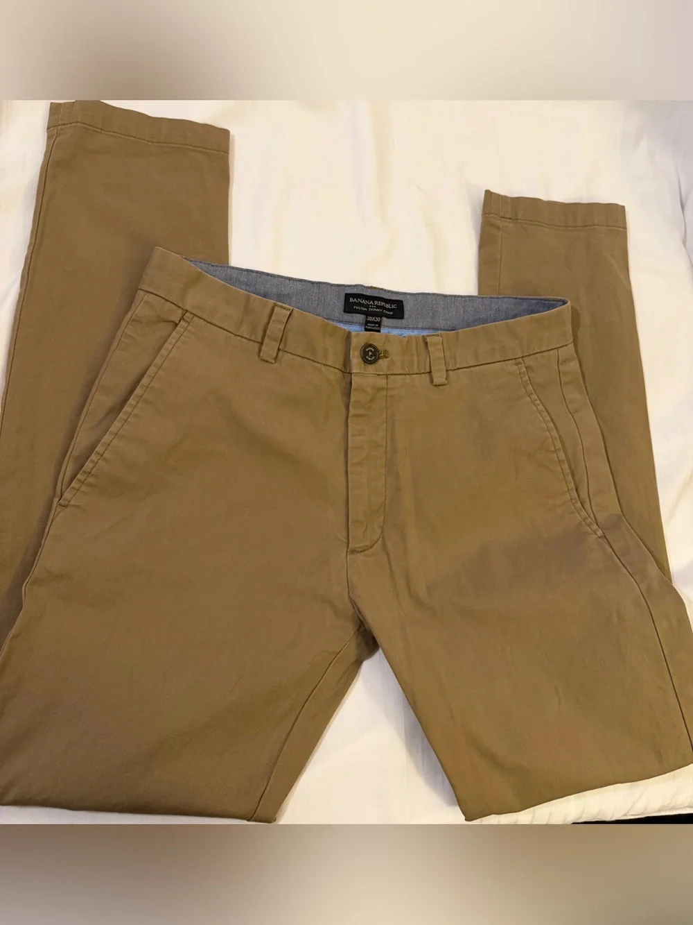 Banana Republic khakis chinos tan pants size  30x30 new/excellent condition